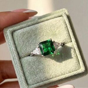 925 STERLING SILVER GREEN CZ WATER DROP RING